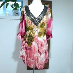 Mushka by Sienna Rose beaded floral Short sleeve blouse top size Medium